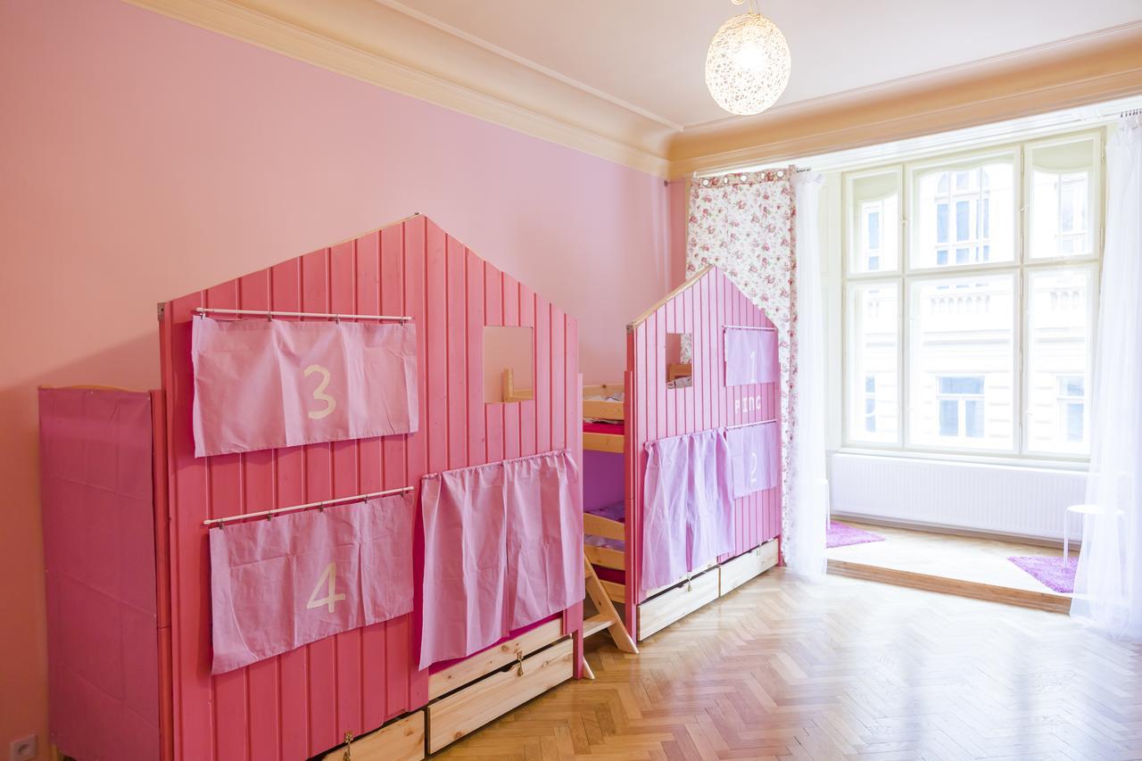 Ping House Hostel - Prague — Photos 1